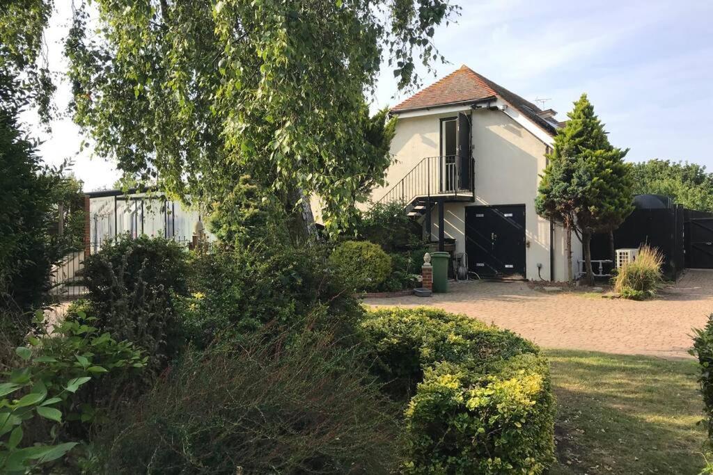 Alpaca Lodge Sittingbourne Exterior foto