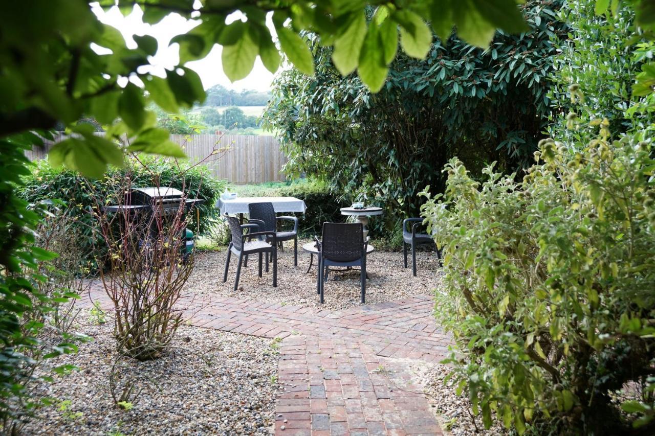 Alpaca Lodge Sittingbourne Exterior foto